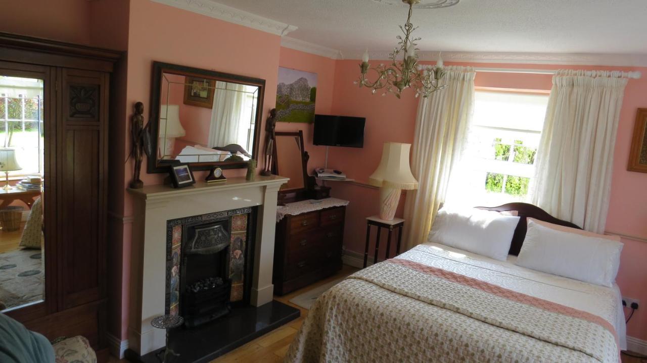 Bed and Breakfast Tyreda Эннис Экстерьер фото