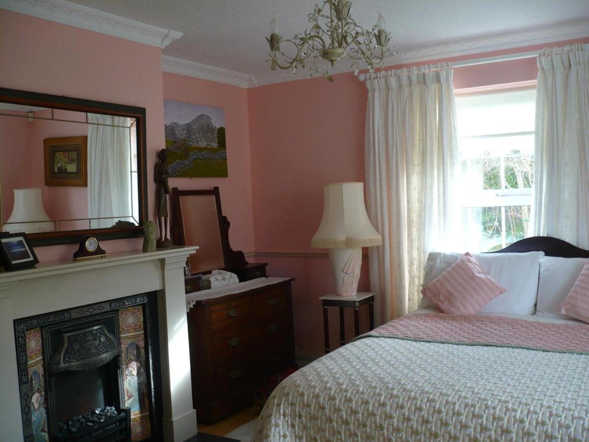 Bed and Breakfast Tyreda Эннис Экстерьер фото
