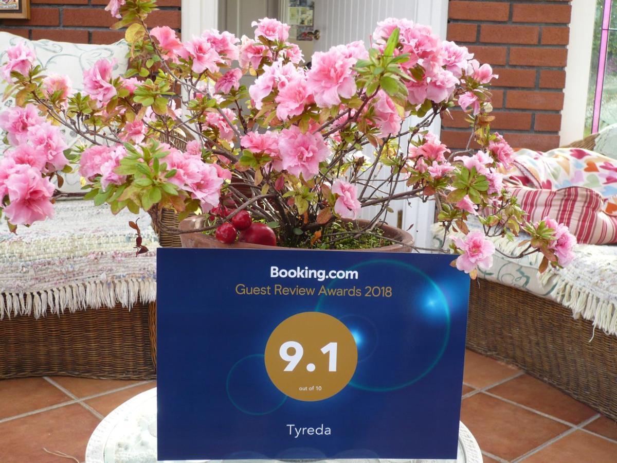 Bed and Breakfast Tyreda Эннис Экстерьер фото